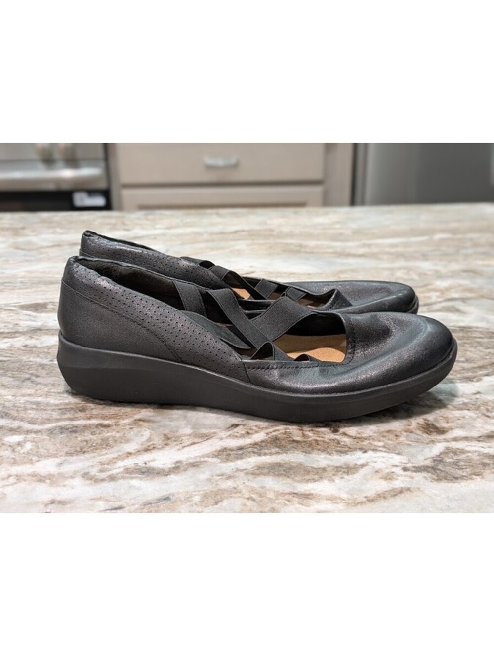 Clarks Collection Black Leather Slip‑On Shoes Size 11M GUC